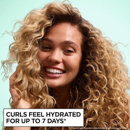 Model with blonde curls in a Garnier Method For Curls hydration promotional image