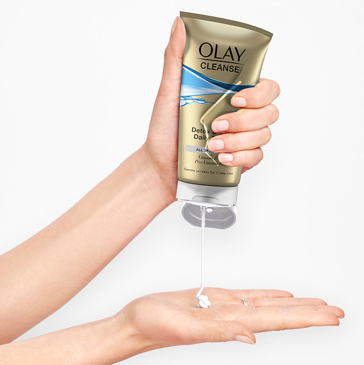 OLAY Cleanser Detox & Glow Daily Polish - 150 ml